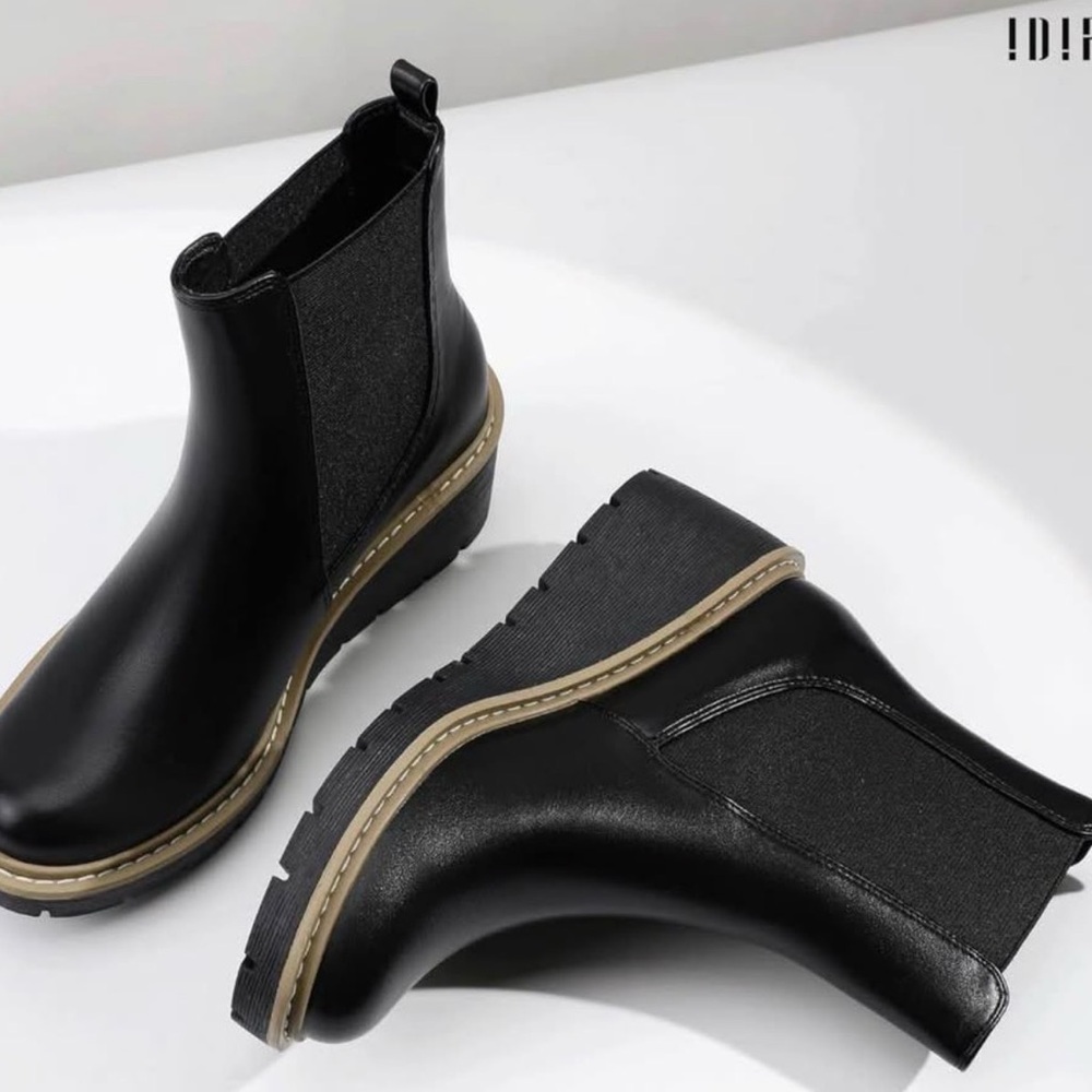 IDIFU Black Ankle Boots with Tan Sole